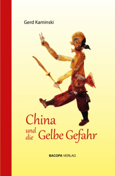 Gerd Kaminski widmete sein Buch „China und die Gelbe Gefahr“, Schiedlberg, Bacopa, 20202 mit folgenden Worten im Buch:
„Ich widme dieses Buch Dr. Helmut Sohmen, welchem für die Verständigung zwischen West und Ost unverzichtbare Beiträge zu danken sind.“
Helmut Sohmen schrieb dazu in seinem Vorwort u.a.
…..“Denunziationen sollten sorgfältig überlegt werden, bevor negative Publicity gemacht wird, sonst entpuppen sie sich als erster Schritt zu Missverständnissen, Fehleinschätzungen oder Ressentiments und Wut. Es ist besser für jede Gesellschaft, Vertrauen zu schaffen und aufrechtzuerhalten…..“