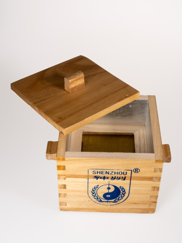 Moxakasten aus Holz, Metallgitter