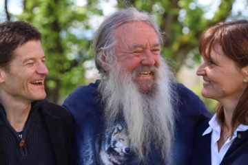 2019: Dr. phil. Wolf-Dieter Storl und der lettischen Ethnologin Dr. Ieva Ancevska
Vortrag: „Tibetische Heilkunde – Medizinsystem und Weltanschauung“
im Rahmen der Ausbildung „Naturheilkunde und Ethnobotanik“ von Dr. Wolf-Dieter Storl
(Veranstalter: Wolf-Dieter Storl)
Kißlegg im Allgäu, Deutschland, 9.5.2019