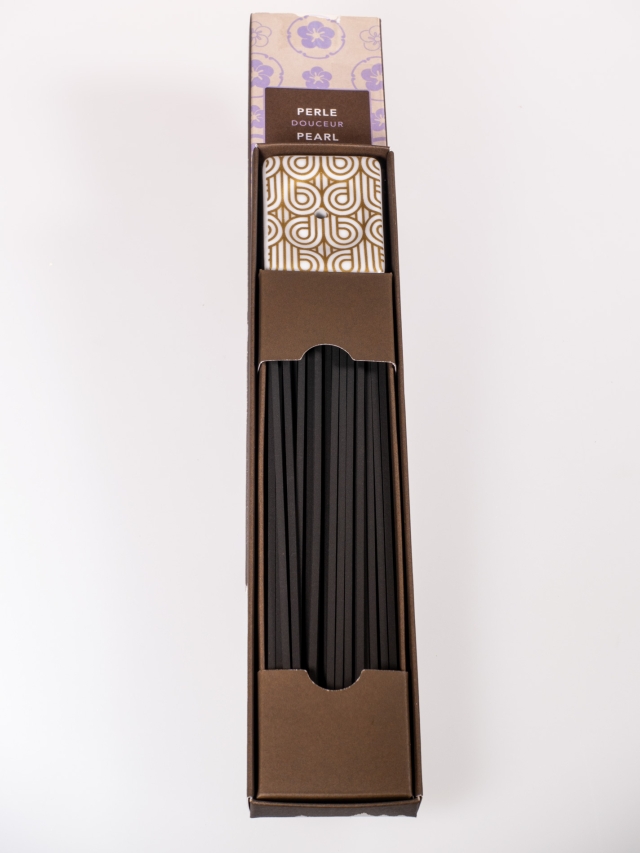 Shinju Perle Süße , 40 Stk. japanische Räucherstäbchen mit Halter